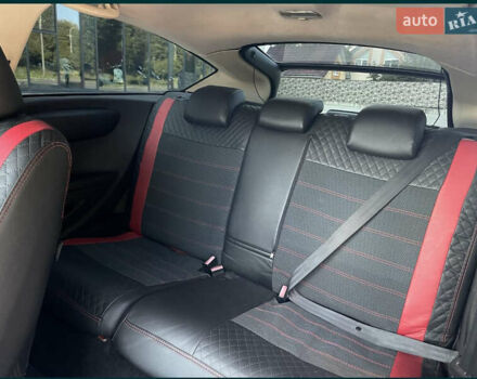 Красный Ситроен С4, объемом двигателя 1.36 л и пробегом 205 тыс. км за 3650 $, фото 4 на Automoto.ua