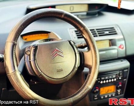 Красный Ситроен С4, объемом двигателя 1.6 л и пробегом 130 тыс. км за 3600 $, фото 6 на Automoto.ua