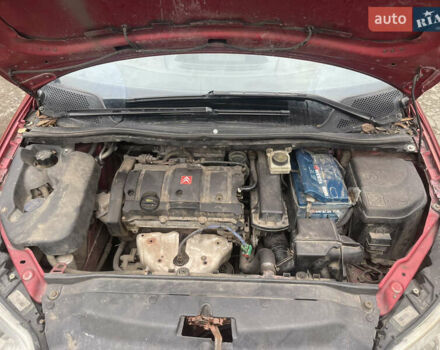 Червоний Сітроен С4, об'ємом двигуна 1.59 л та пробігом 158 тис. км за 4750 $, фото 8 на Automoto.ua