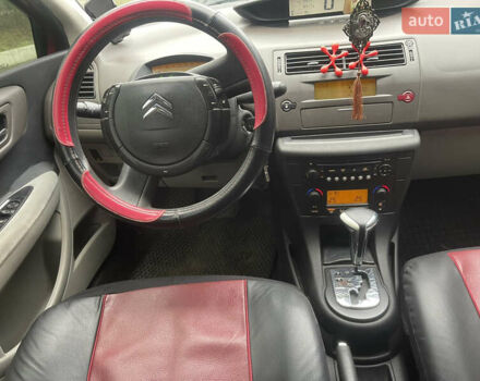 Червоний Сітроен С4, об'ємом двигуна 1.59 л та пробігом 158 тис. км за 4750 $, фото 9 на Automoto.ua
