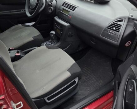 Красный Ситроен С4, объемом двигателя 1.6 л и пробегом 180 тыс. км за 4999 $, фото 7 на Automoto.ua