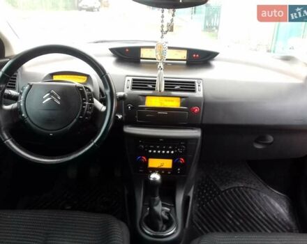 Ситроен С4 2007 в Полонном на Automoto.ua Красный Ситроен С4, объемом двигателя 1.6 л и пробегом 245 тыс. км за 4500 $, фото 9 на Automoto.ua