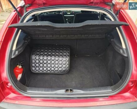 Красный Ситроен С4, объемом двигателя 1.6 л и пробегом 200 тыс. км за 3200 $, фото 4 на Automoto.ua