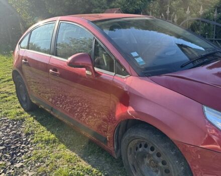 Красный Ситроен С4, объемом двигателя 1.6 л и пробегом 220 тыс. км за 4800 $, фото 1 на Automoto.ua