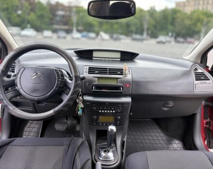 Красный Ситроен С4, объемом двигателя 1.6 л и пробегом 298 тыс. км за 4200 $, фото 1 на Automoto.ua