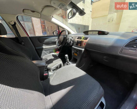 Червоний Сітроен С4, об'ємом двигуна 1.56 л та пробігом 220 тис. км за 5000 $, фото 18 на Automoto.ua