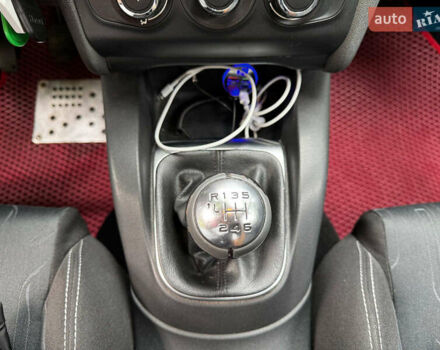 Красный Ситроен С4, объемом двигателя 1.6 л и пробегом 351 тыс. км за 6490 $, фото 19 на Automoto.ua