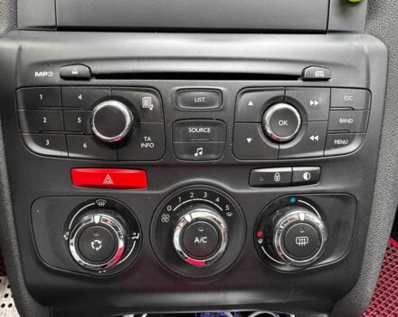 Красный Ситроен С4, объемом двигателя 1.6 л и пробегом 351 тыс. км за 6490 $, фото 18 на Automoto.ua