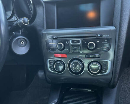 Красный Ситроен С4, объемом двигателя 1.56 л и пробегом 170 тыс. км за 6500 $, фото 12 на Automoto.ua