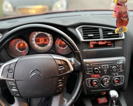 Красный Ситроен С4, объемом двигателя 1.6 л и пробегом 134 тыс. км за 6399 $, фото 7 на Automoto.ua