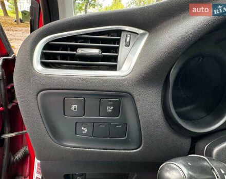 Красный Ситроен С4, объемом двигателя 1.6 л и пробегом 351 тыс. км за 6490 $, фото 13 на Automoto.ua