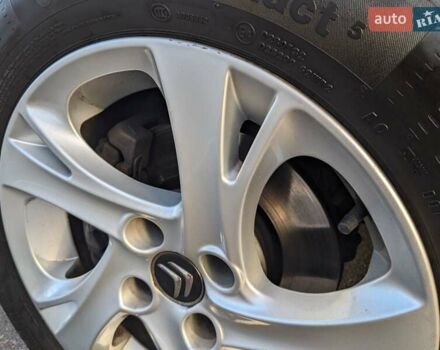 Червоний Сітроен С4, об'ємом двигуна 1.56 л та пробігом 120 тис. км за 8500 $, фото 12 на Automoto.ua