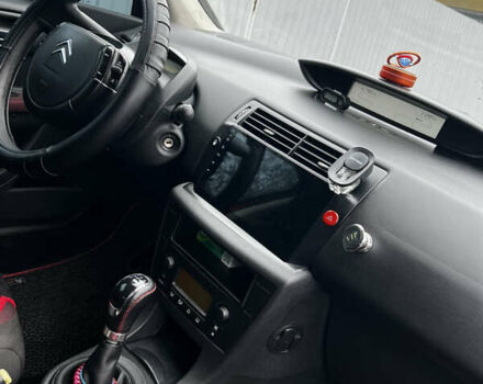 Червоний Сітроен С4, об'ємом двигуна 1.62 л та пробігом 306 тис. км за 4000 $, фото 10 на Automoto.ua