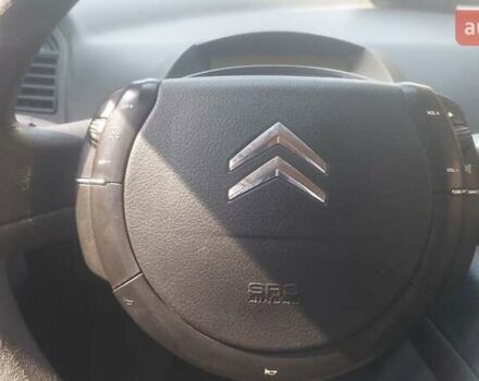 Красный Ситроен С4, объемом двигателя 1.6 л и пробегом 184 тыс. км за 3900 $, фото 4 на Automoto.ua