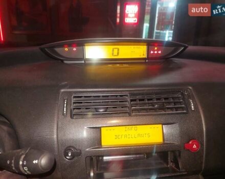 Красный Ситроен С4, объемом двигателя 1.6 л и пробегом 184 тыс. км за 3900 $, фото 6 на Automoto.ua