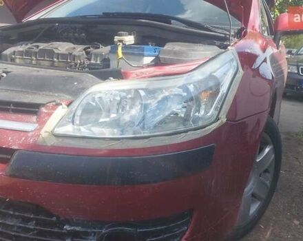 Красный Ситроен С4, объемом двигателя 1.6 л и пробегом 184 тыс. км за 3900 $, фото 1 на Automoto.ua