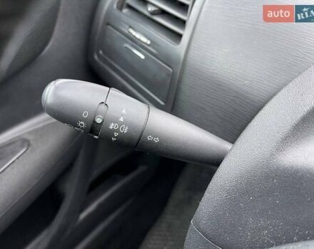 Красный Ситроен С4, объемом двигателя 1.59 л и пробегом 222 тыс. км за 5490 $, фото 17 на Automoto.ua