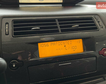 Червоний Сітроен С4, об'ємом двигуна 1.59 л та пробігом 190 тис. км за 3650 $, фото 14 на Automoto.ua