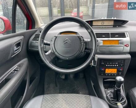 Красный Ситроен С4, объемом двигателя 1.59 л и пробегом 222 тыс. км за 5490 $, фото 13 на Automoto.ua