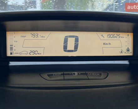 Червоний Сітроен С4, об'ємом двигуна 1.59 л та пробігом 190 тис. км за 3650 $, фото 13 на Automoto.ua