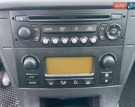 Красный Ситроен С4, объемом двигателя 1.59 л и пробегом 222 тыс. км за 5490 $, фото 23 на Automoto.ua