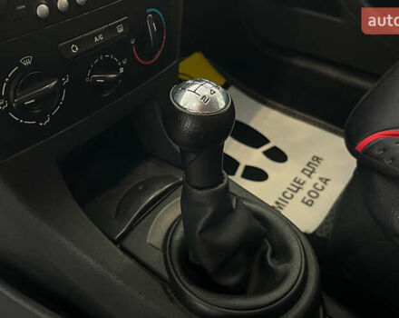 Червоний Сітроен С4, об'ємом двигуна 1.59 л та пробігом 190 тис. км за 3650 $, фото 17 на Automoto.ua