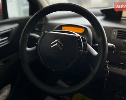 Червоний Сітроен С4, об'ємом двигуна 1.59 л та пробігом 190 тис. км за 3650 $, фото 10 на Automoto.ua