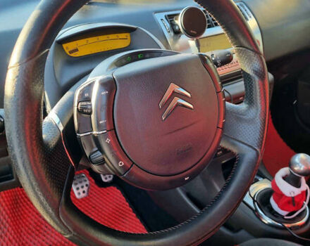 Красный Ситроен С4, объемом двигателя 1.56 л и пробегом 250 тыс. км за 4800 $, фото 1 на Automoto.ua