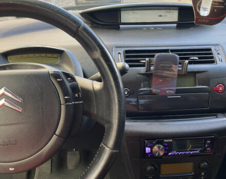 Красный Ситроен С4, объемом двигателя 1.6 л и пробегом 231 тыс. км за 1799 $, фото 9 на Automoto.ua