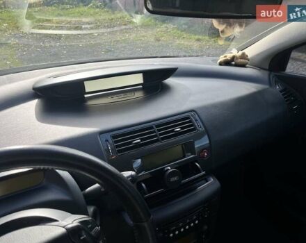Красный Ситроен С4, объемом двигателя 1.59 л и пробегом 246 тыс. км за 5300 $, фото 3 на Automoto.ua