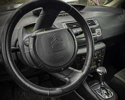 Красный Ситроен С4, объемом двигателя 1.6 л и пробегом 90 тыс. км за 4713 $, фото 7 на Automoto.ua