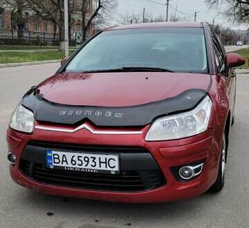 Красный Ситроен С4, объемом двигателя 1.6 л и пробегом 280 тыс. км за 4200 $, фото 1 на Automoto.ua