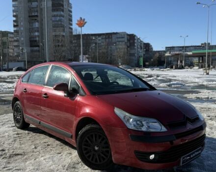 Красный Ситроен С4, объемом двигателя 1.4 л и пробегом 188 тыс. км за 2600 $, фото 1 на Automoto.ua