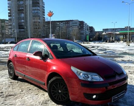 Красный Ситроен С4, объемом двигателя 1.4 л и пробегом 188 тыс. км за 2600 $, фото 1 на Automoto.ua