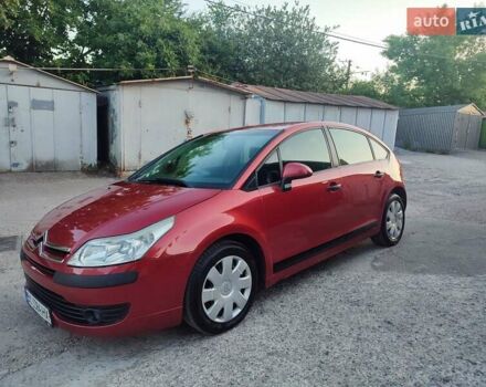 Красный Ситроен С4, объемом двигателя 1.4 л и пробегом 250 тыс. км за 3300 $, фото 1 на Automoto.ua