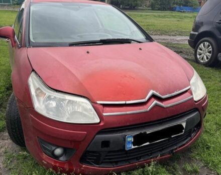 Красный Ситроен С4, объемом двигателя 1.6 л и пробегом 400 тыс. км за 1600 $, фото 1 на Automoto.ua
