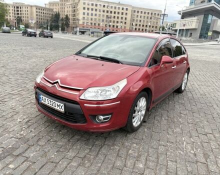 Красный Ситроен С4, объемом двигателя 1.6 л и пробегом 295 тыс. км за 4500 $, фото 1 на Automoto.ua