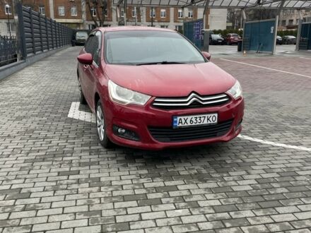 Красный Ситроен С4, объемом двигателя 1.6 л и пробегом 280 тыс. км за 5000 $, фото 1 на Automoto.ua