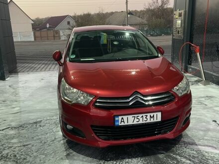 Красный Ситроен С4, объемом двигателя 1.6 л и пробегом 352 тыс. км за 5400 $, фото 1 на Automoto.ua