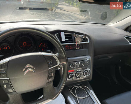 Ситроен С4, объемом двигателя 1.6 л и пробегом 236 тыс. км за 7800 $, фото 5 на Automoto.ua