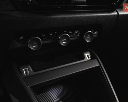 Сітроен С4, об'ємом двигуна 1.2 л та пробігом 0 тис. км за 26359 $, фото 16 на Automoto.ua