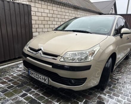 Желтый Ситроен С4, объемом двигателя 1.4 л и пробегом 200 тыс. км за 4450 $, фото 3 на Automoto.ua