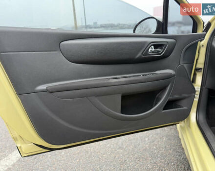 Жовтий Сітроен С4, об'ємом двигуна 1.59 л та пробігом 193 тис. км за 3700 $, фото 21 на Automoto.ua