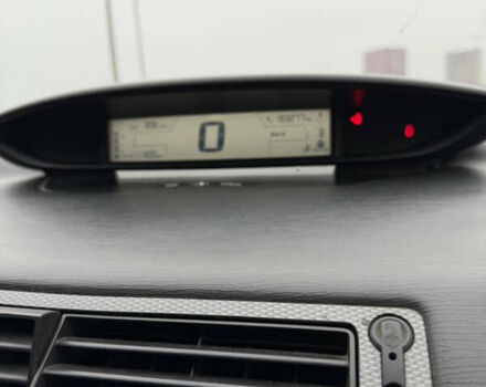 Жовтий Сітроен С4, об'ємом двигуна 1.59 л та пробігом 193 тис. км за 3700 $, фото 32 на Automoto.ua