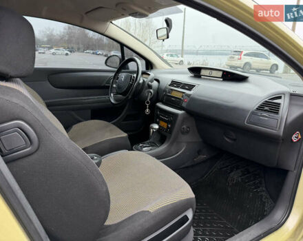 Жовтий Сітроен С4, об'ємом двигуна 1.59 л та пробігом 193 тис. км за 3700 $, фото 27 на Automoto.ua
