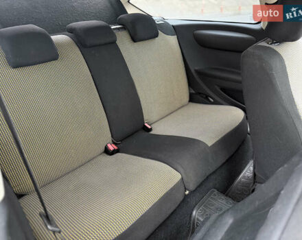 Жовтий Сітроен С4, об'ємом двигуна 1.59 л та пробігом 193 тис. км за 3700 $, фото 16 на Automoto.ua