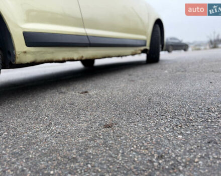 Жовтий Сітроен С4, об'ємом двигуна 1.59 л та пробігом 193 тис. км за 3700 $, фото 12 на Automoto.ua