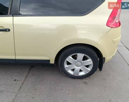 Желтый Ситроен С4, объемом двигателя 0 л и пробегом 152 тыс. км за 3000 $, фото 1 на Automoto.ua