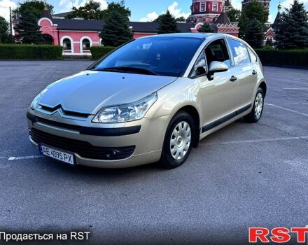 Желтый Ситроен С4, объемом двигателя 1.6 л и пробегом 210 тыс. км за 3750 $, фото 1 на Automoto.ua