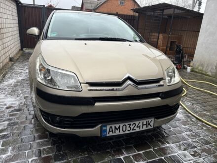 Желтый Ситроен С4, объемом двигателя 1.4 л и пробегом 200 тыс. км за 4450 $, фото 1 на Automoto.ua